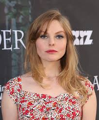 Nell hudson (skerrett) and tommy knight (brodie) take you on the set of victoria. Nell Hudson Style Clothes Outfits And Fashion Page 2 Of 2 Celebmafia