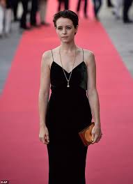 I honestly don't know the difference between ryan gosling and ryan reynolds, a twitter user wrote. Claire Foy Exudes Glamour In A Velvet Gown With Ryan Gosling At San Sebastian Film Festival Express Digest
