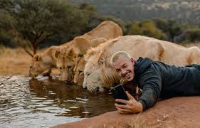 Dean schneider, 27, dubbed the lion king of instagram, is being investigated over accusations of animal cruelty after south africa's national animal welfare agency was inundated with complaints over the clip. Dean Schneider Startseite Facebook