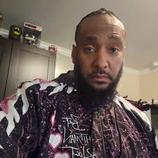 Anybody know where I can get the jacket Liam is wearing here?