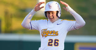 In softball matches, all defensive players wear fielding gloves. Ncaa Softball Rankings Ucla Washington Texas Round Out Top 3 Fanbuzz