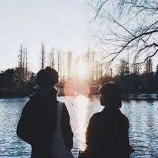 For more information and source, see on this link : Coba Pose Bareng Pacar Yang Tidak Biasa Ini Agar Terlihat Lebih Romantis