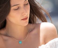 Jasmine Chandra's Instagram, Twitter & Facebook