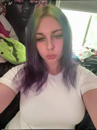 krystelle 🪽 (@kostrik_krystelle)