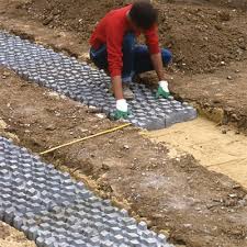 Outils Et Ustensiles De Jardinage Dalles Gazon En Beton Perfore Les Chroniques Du Petit Manchot Allee Carrossable Dalles Gazon