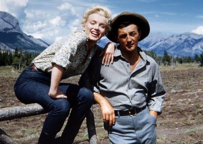 🎬 Robert Mitchum Finally Revealed What He Really Thought About Marilyn Monroe — The Hidden Side of Two Hollywood Legends