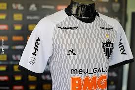 Galo sofreu apenas três gols nos últimos oito jogos. Atletico Mg Lanca Nova Camisa De Treino Para Jogadores E Comissao Tecnica Gazeta Esportiva