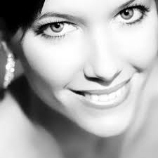 Here S A Shot I Did For A Bride This Great Butterfly Lighting Was Not An Accident Butterfly Lighting I Butterfly Lighting Lighting Pattern Portrait Lighting