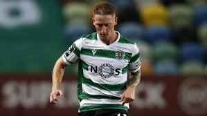 Trofense before joining the ranks of fc porto. Nuno Santos Foi Direto A Cabine Com Problema Fisico Sporting Jornal Record