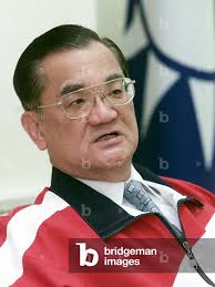 Image of LIEN CHAN SPEAKS WITH REPORTERS IN TAIPEI HEADQUARTERS, 2001-11-28  (photo)