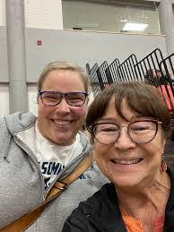 Beth Goldie's Instagram, Twitter & Facebook