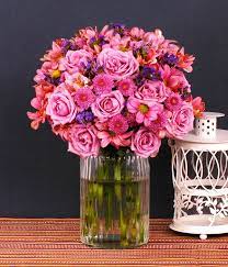 Amethyst Rose Mums Statice Flowers Want To Paint A Big Smile On Her Face This Wonderful Combination Of Mums Flower Delivery Flower Store Spring Flowers