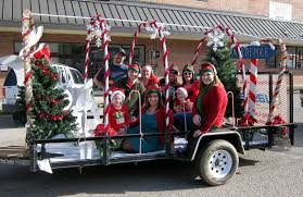 See more ideas about christmas parade floats, christmas float ideas, float. Small And Simple Christmas Parade Float Idea This Was The Madison Danville Jaycees Float In 2012 Christmas Parade Christmas Parade Floats Holiday Parades