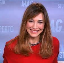 Per chi è fan di una delle conduttrici di Studio Aperto added a photo to  the album: Silvia Carrera (Ex)