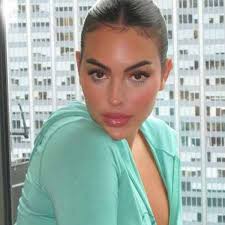 Thefanbus aria electra ari Alectra.