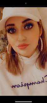 Hi my name is Steve I'm a 54 yr old gamer I'm a big Fortnite fan my gamer  name is icyflame70 that is my epic. I play No build I also created