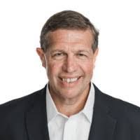 Peter Mester's Instagram, Twitter & Facebook