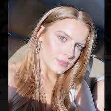 Josie Raines's Instagram, Twitter & Facebook