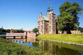 What makes rosenborg castle copenhagen's must see attraction is the fact that it has been so well rosenborg castle was originally built as a country summerhouse in 1606 for one of the most. Royal Copenhagen Tour With Rosenborg Castle Crown Jewels