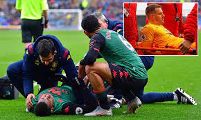 Aston villa eye stoke goalkeeper jack butland with no 1 tom heaton set for lengthy period out after suffering a knee injury against burnley. Aston Villa Fear Double Blow With Tom Heaton And Wesley Set For Scans On Knee Injuries Daily Mail Online