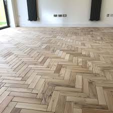 Parquet Solid Oak Wood Flooring 300mm X 60mm X 22mm Herringbone Or Fishbone Flooring Herringbone Wood Floor Oak Wood Floors