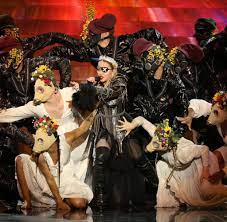 Последние твиты от esc deutschland (@eurovisionde). Esc 2019 Neuer Spott Madonna Stellt Bearbeiteten Auftritt Auf Youtube Welt