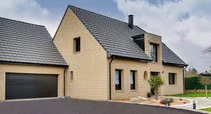 Maison Traditionnelle Briques Tuiles Noires 1 Jpg 1366 740