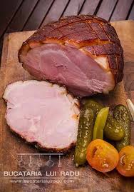 Ardei gras rosu, cubulete de sunca simpla sau afumata, masline, fistic, nuca, ciuperci. Sunca Fiarta Glazurata Cu Mustar Si Sos De Bbq Reteta Recipe Food Yummy Food Bbq