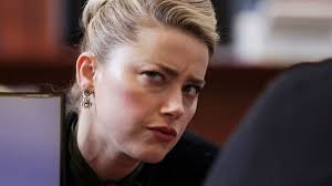 Sonya Willis (@LookOutItsSonya)