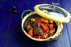 Mais, pour philippe, la tâche n'en sera pas moins ardue puisqu'il va se trouver face à l'un des patrons les plus démotivés de l'histoire de cauchemar en cuisine.\n\nencore une rencontre qui réserve bien des surprises à notre chef doublement étoilé… Daube A La Provencale Par Philippe Etchebest Les Nouvelles Gastronomiques Actualites