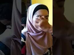 Dah tahu punca yang menyebabkan anda mengalami alahan, tetapi masih tak mahu elak punca tersebut… macam mana masalah nak selesai? Mengeluarkan Ulat Resdung Dari Muka Dgn Membasahkn Cili Api Dan Sapukan Keliling Muka Kecuali Mata Youtube