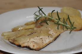 Versare un filo di olio e una soluzione do vino e succo di mezzo limone. Filetto Di Trota Al Forno Cucina Con Pompeo