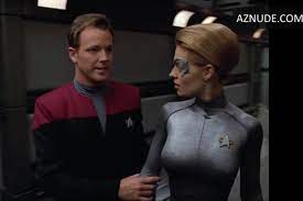 Jeri Ryan Sexy nude scene in Star Trek: Voyager - UPSKIRT.TV