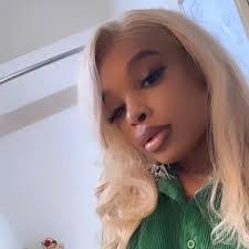 Mel Hicks's Instagram, Twitter & Facebook