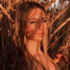 Marina Mata marzoa (@marinamatamarzoa)