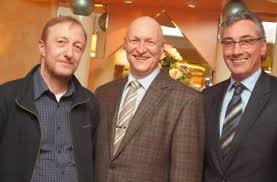 Tanzend zum Einkaufsbummel