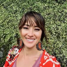 Jennifer Dimas's Instagram, Twitter & Facebook