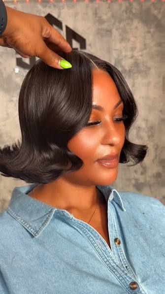 Good morning ☀️ Beauties this quick weave bob is done using a 2x6 closure  and 3 bundles of 10in hair, I always advise the clients not to spend much  on the hair
