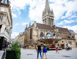 6 mois de prison avec sursis. Balade En Petit Train Touristique A Caen Office De Tourisme Et Des Congres De Caen La Mer