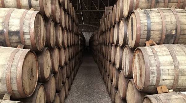 Dunnage warehouse effect and whisky maturation