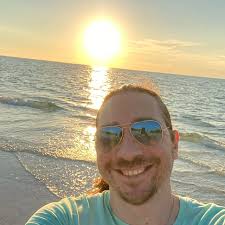 Mildly infuriating moment at the Master's Par 3 tournament. Numerous  outlets ran with this clip, using a variety of headlines like “Aaron Rai's  wife has game!” She has a name — and