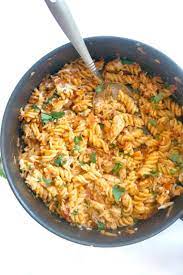 One Pot Leftover Chicken Roast Pasta A Quick And Easy Chicken Dinner Recipe For The Leftover Chicken Recipes Easy Roast Chicken Pasta Roast Chicken Leftovers