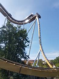 Det blir också uppträdanden av välkända artister. Themeparks Eu Com On Twitter The Mighty Valkyria At Liseberg 164ft Drop Into A Smoke Filled Tunnel At 65mph Then Through 3 Inversions What A Ride Https T Co S7zkqyxtth