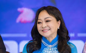 Tim Phu's Instagram, Twitter & Facebook