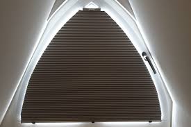 E poi costruiscono le gallerie con lo sputo. Plissee Hoppe I Gallerie