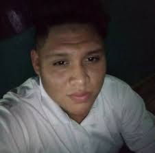 Managua. DELINCUENTES ASESINAN A JOVEN FRENTE A SU PADRE POR ROBARLES LOS  CELULARES. El joven Enmanuel Alejandro Obando Velásquez, de 20 años,  asesinado por delincuentes en moto. El joven Enmanuel Alejandro Obando