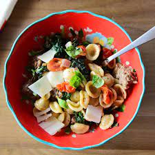 Pasta With Sausage And Kale Recipe Sausage Pasta Pioneer Woman Recipes Pasta Lotsa Pasta