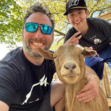 What causes front wheel bearing play in Tuttio Soleil01 scooter and where  to get replacement?