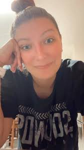 Posting this and putting myself to bed so I can overthink it in my dreams  ✌🏼❤️