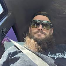 I repaired one shovel head with a blown head gasket. All done in 20  minutes. Step number 1: Glass bead the service of the head to remove all  oil and dirt. Step